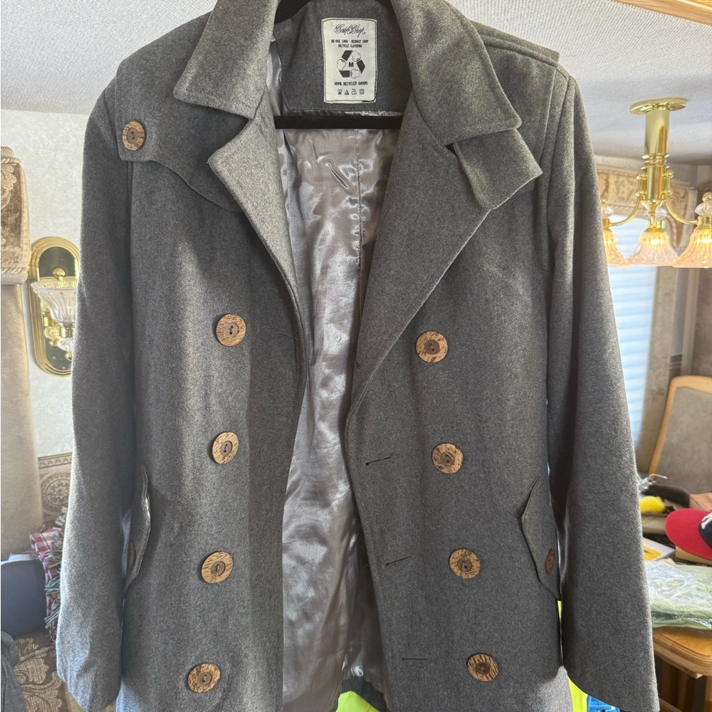 Cash Crop: Elegant Gray Pea Coat with Wooden Buttons